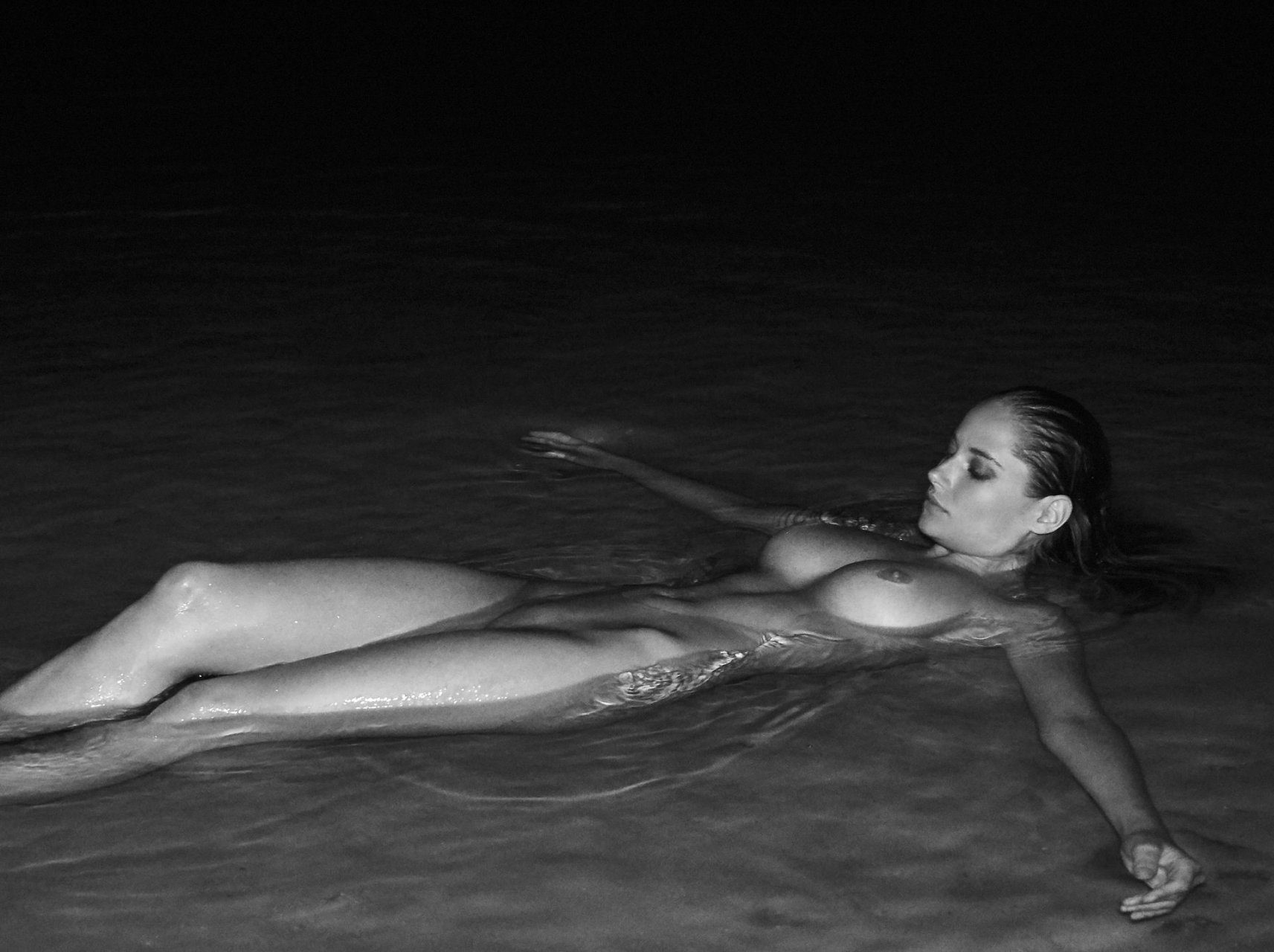 genevieve morton nude sexy photos